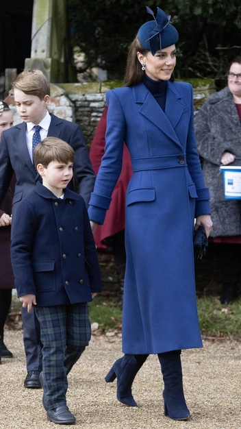 Королевский синий: Кейт Миддлтон показала оттенок, который в 2024 году принесет финансы и успех | marieclaire.ru