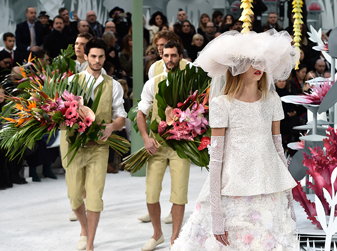 Неделя высокой моды в Париже: Chanel SS2015