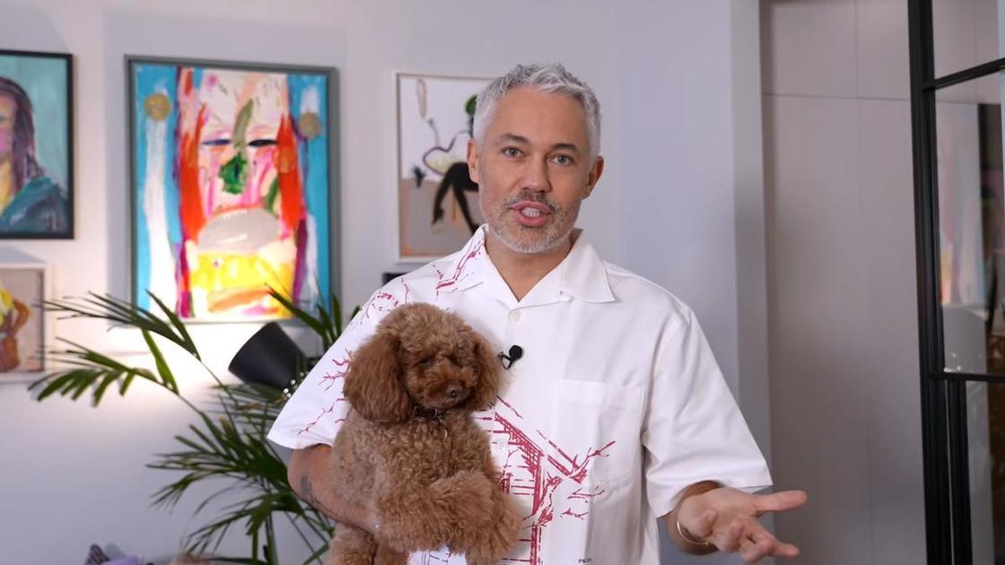 Картины на скотче и небрежный люкс: как выглядит квартира Рогова, который не боится чужих оценок