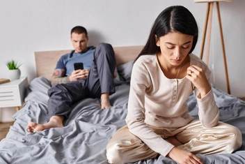 «Мужчина считает, что я порчу отношения, когда отстраняюсь или злюсь из-за его равнодушия»