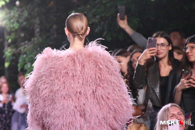 На какой образ ни пал бы ваш выбор, помните, что осенью одежда должна быть теплой не только визуально | Источник: Татьяна Спиридонова / MSK1.RU