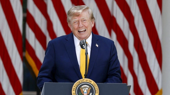 Нынешние комментарии Трампа прозвучали после его вызывающих недоумение замечаний о фигуре сенатора Джона Хастеда на митингах в Кентукки и Северной Каролине. | Источник: MEGA
