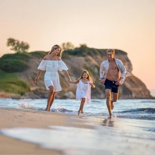 Отдых со средиземной ноткой: 5 причин устроить семейный отпуск в Sani Resort