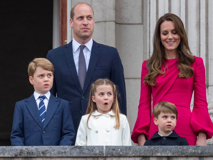 Кембриджские на балконе Букингемского дворца на The Jubilee Pageant, 6 июня 2022