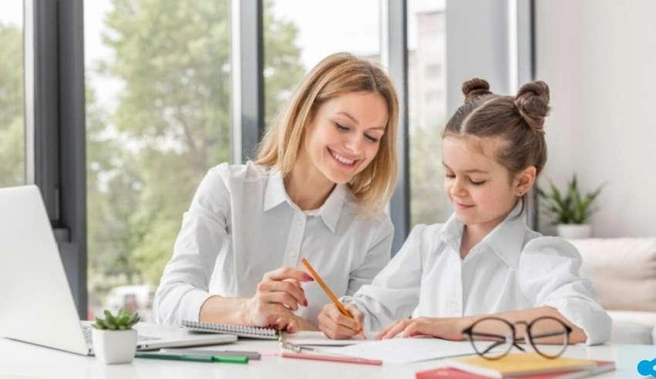 «Простой человек же не разбирается, насколько квалифицирован тот или иной репетитор», — отметил Сурайкин | Источник: nk-tv.com