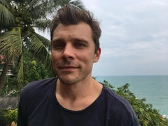 «Бюджет на свадьбу пошел на иммиграцию»: история перебравшихся за границу Евгения Морозова и Маруси Зыковой