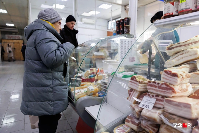 Покупатели говорят, что тут всегда всё свежее и вкусное, поэтому они приходят и приезжают снова | Источник: Ирина Шарова / 72.RU 