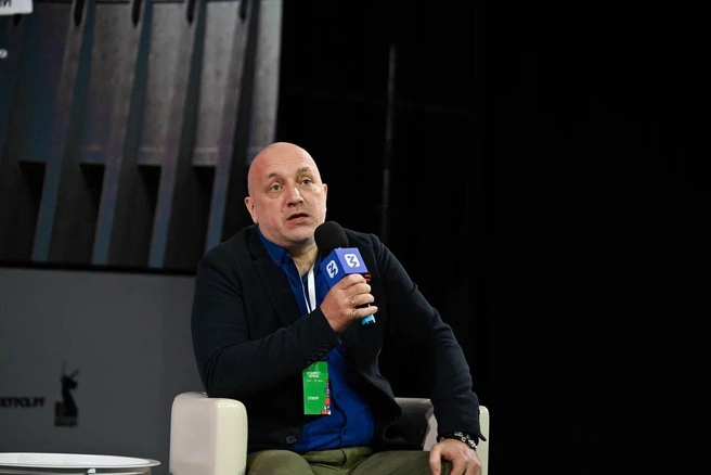 Захар Прилепин эмоционально рассказывал про то, что люди, читая Шолохова, сами чувствовали: «Плюй на меня — слюна кипеть будет» | Источник: Дмитрий Махонин / Telegram