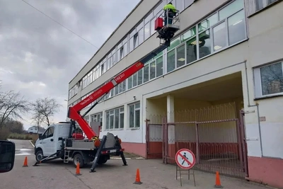 Сергей Дмитриев помог восстановить освещение в школе Калуги