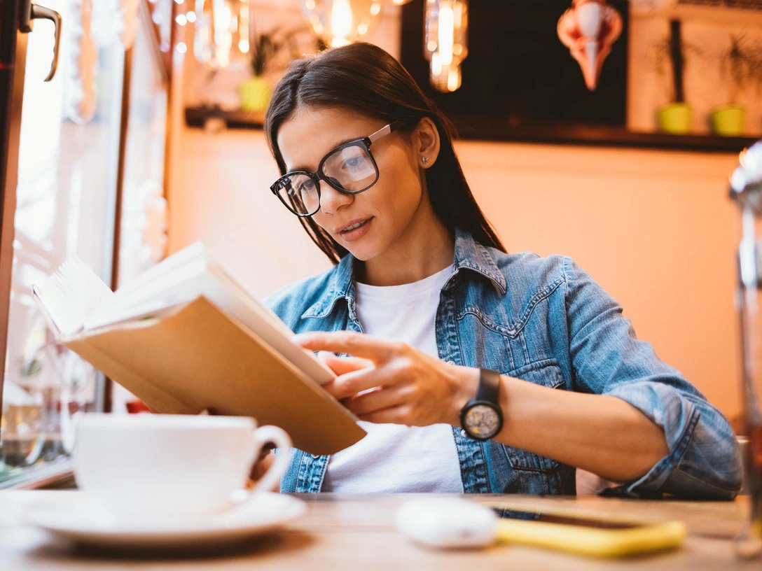 Никто не узнает: 7 хитрых способов выглядеть более умным человеком, чем вы есть на самом деле | marieclaire.ru