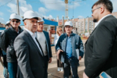 Артамонов проинспектировал стройку в Новом городе