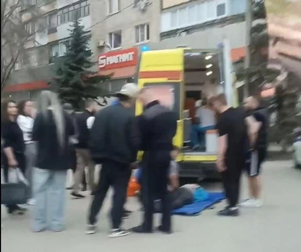 Женщину и ребенка срочно доставили в больницу | Источник: Vlg_crime / T.me