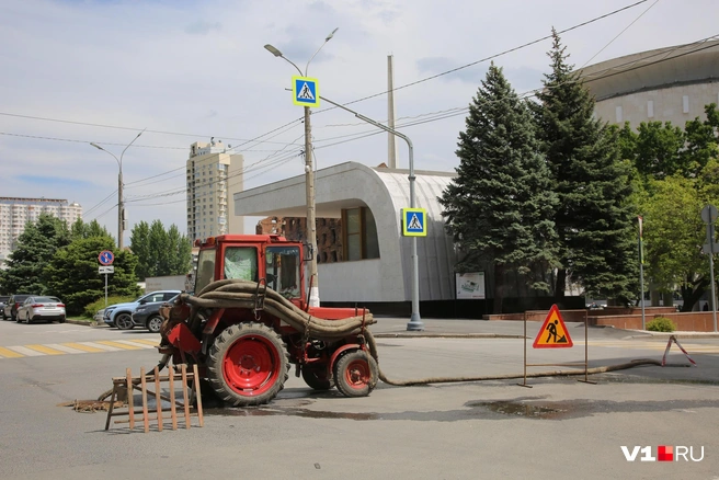 На этот раз на теплопроводе вышел из строя компенсатор | Источник: Константин Завриков / V1.RU