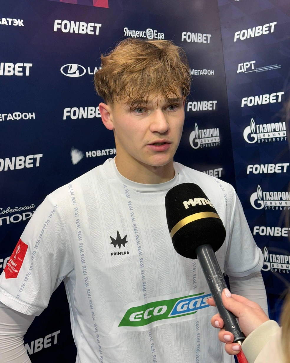 На флэш-интервью в перерыве пришел Николай Косерик | Источник: ФК «Оренбург» / t.me