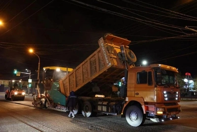 В Астрахани продолжаются дорожные работы