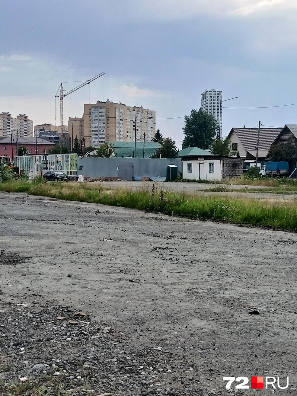 На рынках в Тюмени всегда царила особая атмосфера. Здесь ее больше нет, как и самого рынка | Источник: читатель 72.RU