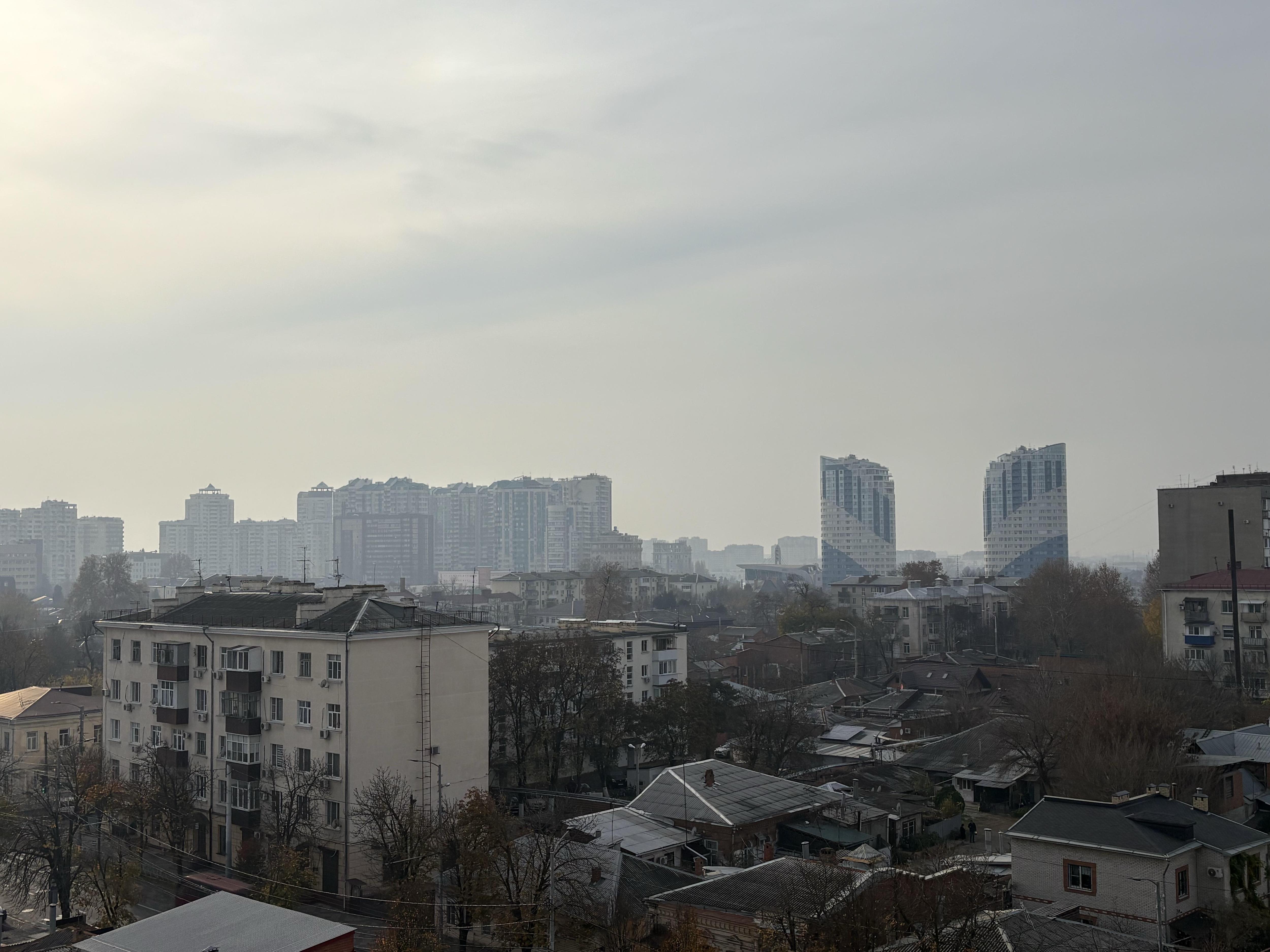 Нас травят по календарю. Когда в Краснодаре чаще всего воняет гарью: анализ данных за пять лет