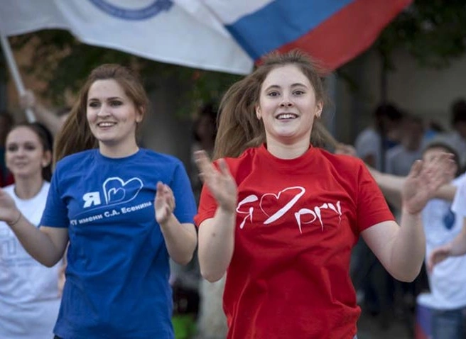 В Рязани в День России провели конкурс флешмобов | ya62.ru