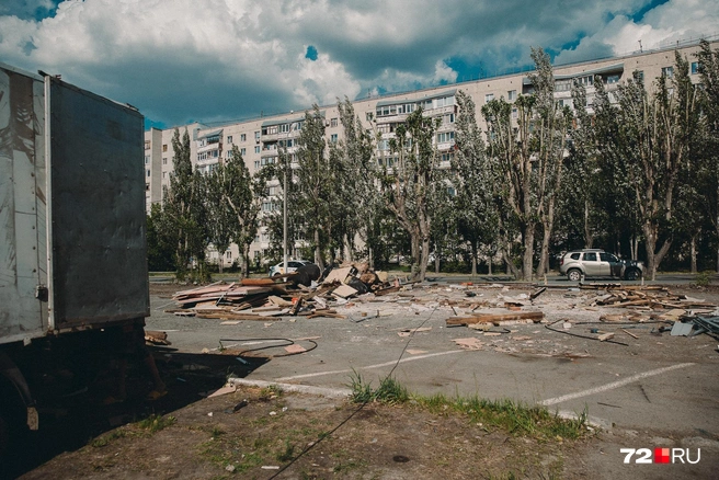 Продавцы признаются, что лучше места для торговли не нашли. Поэтому карьеру завершают | Источник: Ирина Шарова / 72.RU
