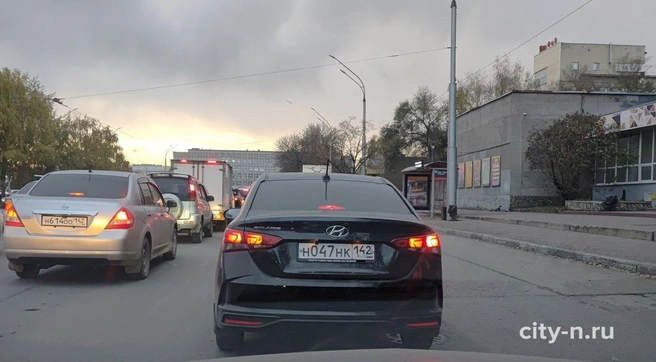 Водитель Hyundai оштрафован за матерную рамку | Источник: www.city-n.ru