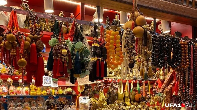 Сувениры тут на самый изощренный вкус | Источник: Арина Насырова / UFA1.RU