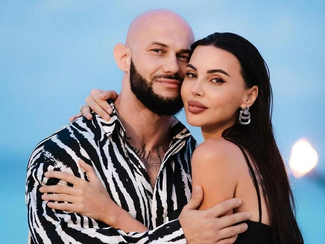 Последнее время поклонники всё реже видели супругов такими влюбленными | Источник: iamgeegun / Instagram.com (экстремистская организация, деятельность запрещена на территории РФ)