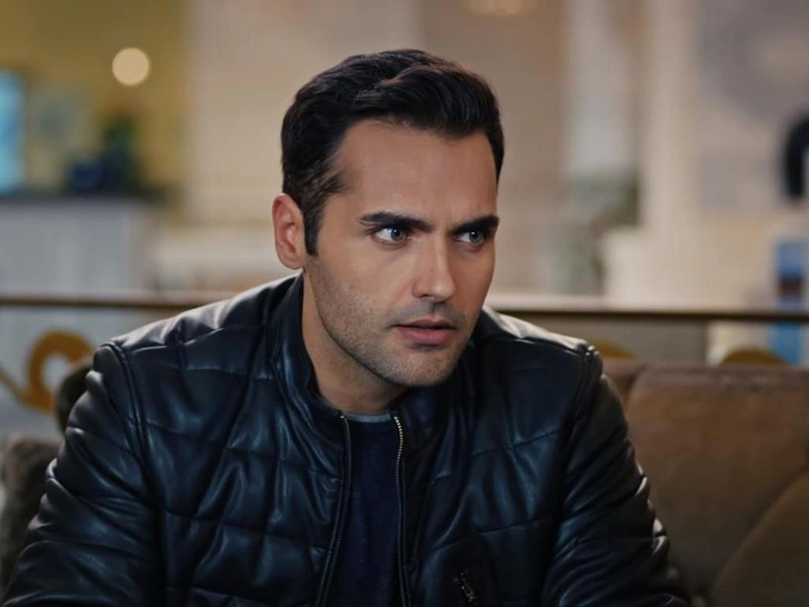 Источник: Кадр из сериала «Мафия не может править миром»