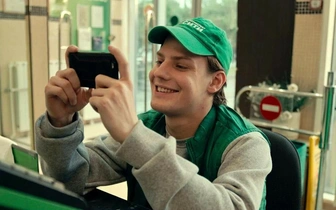 Ученые назвали возраст, когда мы перестаем быть подростками. В это время у многих уже дети ходят в школу