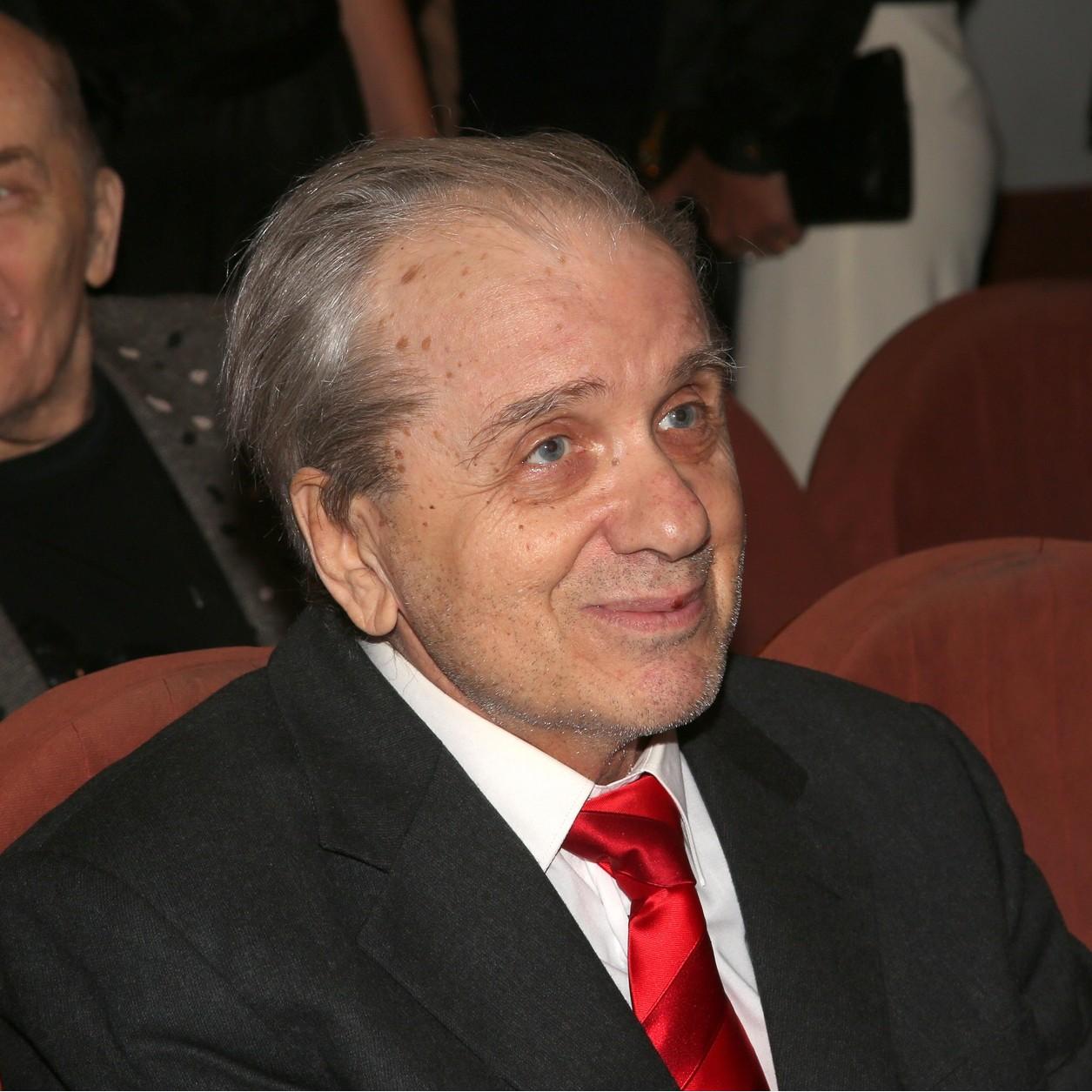 «Говорит, что ушла в монастырь, а сама в Москве торгует»: Стеблов раскрыл неприятную правду об актрисе Васильевой