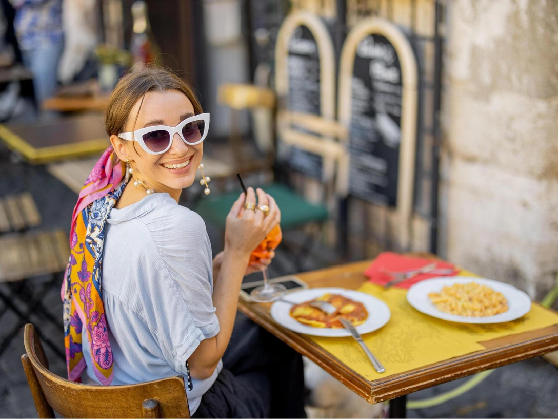 Отпуск испорчен: 6 продуктов, которые опасно есть на отдыхе | marieclaire.ru