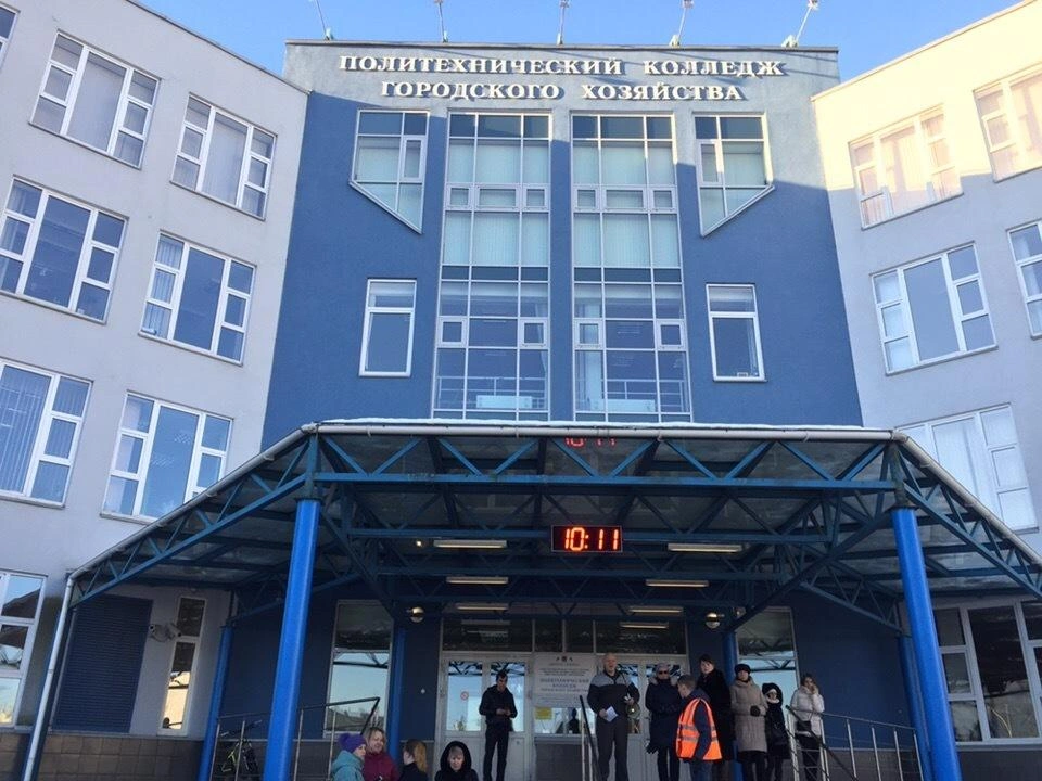 Политехнический колледж | Источник: фото с сайта vk.com, группа "ДТП и ЧП | Санкт-Петербург | Питер Онлайн | СПб"