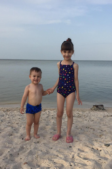 Вероника и Родион Пономаренко, 6 лет и 2 года, г. Краснодар 
