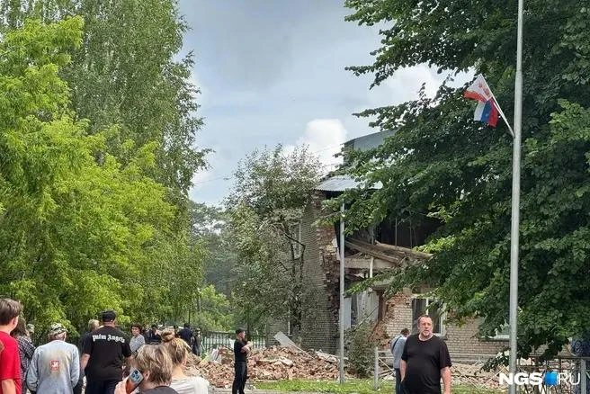 Жилой дом обрушился в Новосибирской области. Что известно | Источник: читатель НГС