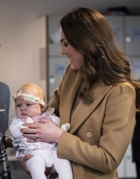 Почему принц Уильям против, чтобы Кейт общалась с чужими детьми?