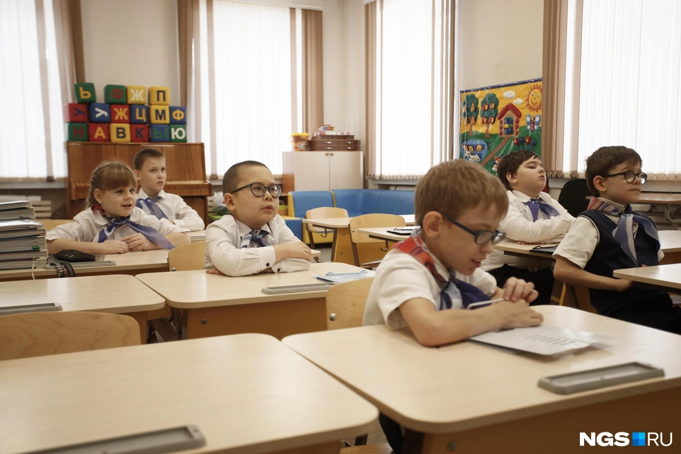 Дети здесь получают образование с 1 по 11 класс, но на два года дольше | Источник: Андрей Бортко / NGS.RU
