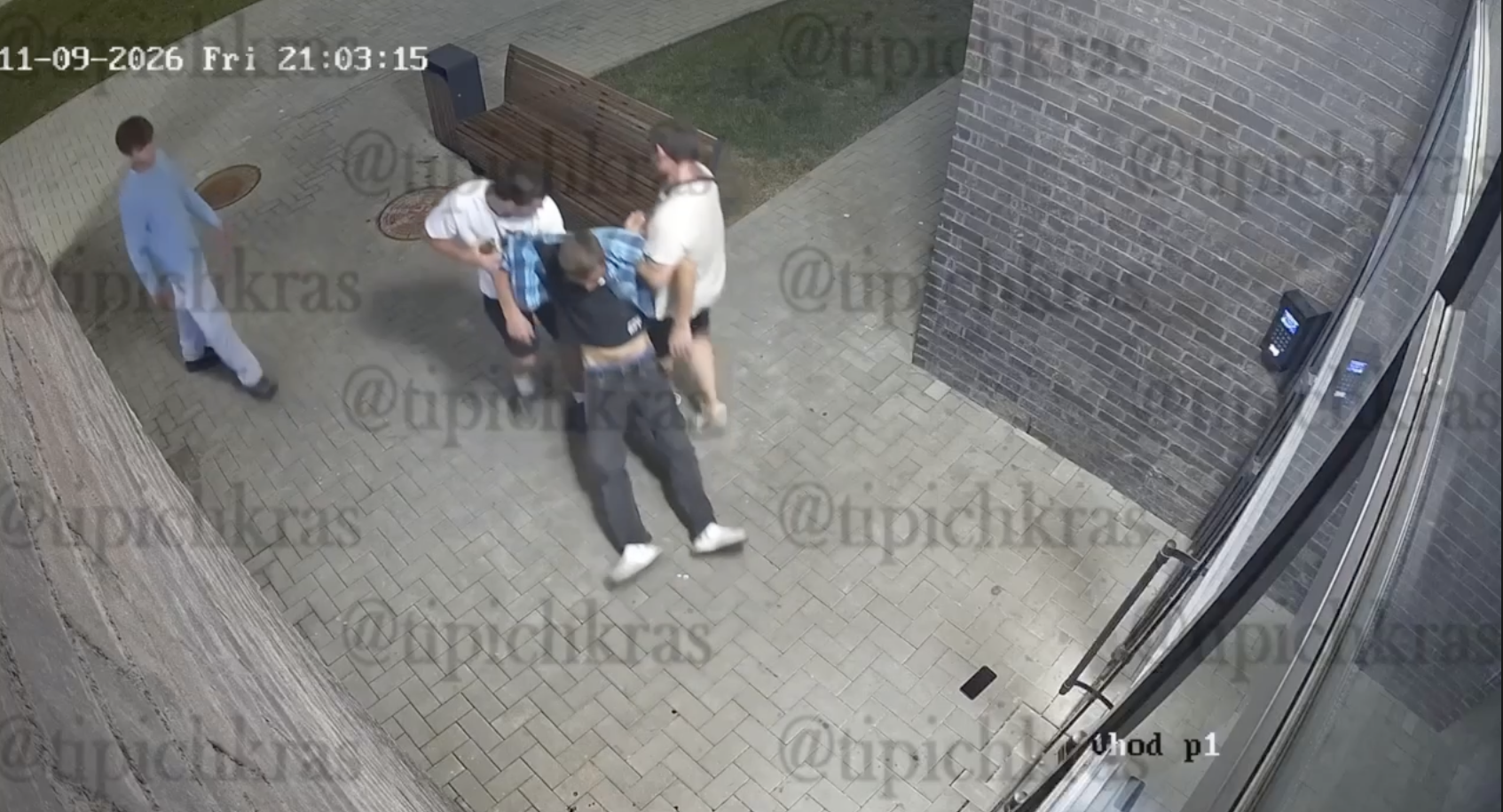«Э, живой?» Подростки избили мужчину в Краснодаре