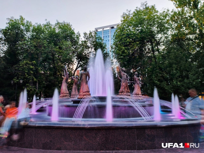 Даже на этом снимке заметны люди | Источник: Булат Салихов / UFA1.RU