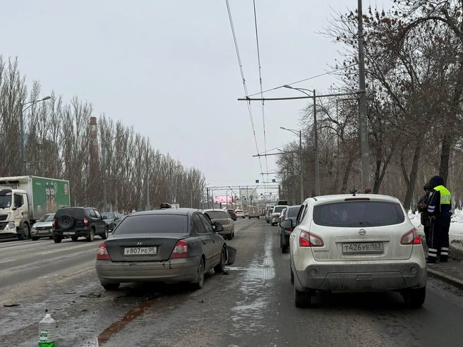 «Паровозик» у парка Гагарина | Источник: Уездный город S