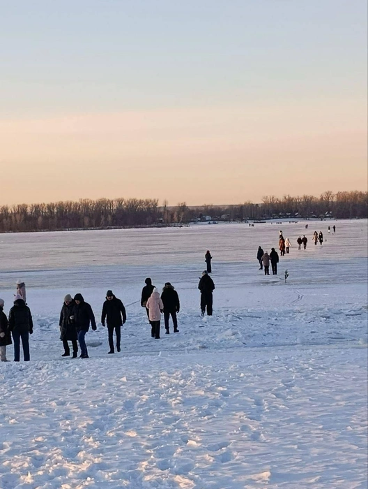 Люди рискуют жизнями, пока закрыта переправа | Источник: Убежище Самара