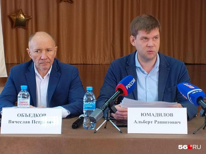 Альберт Юмадилов и Вячеслав Объедков, «руливший» Оренбургом после отъезда на СВО Сергея «Самбиста» Салмина | Источник: Владислав Митрошин / 56.RU