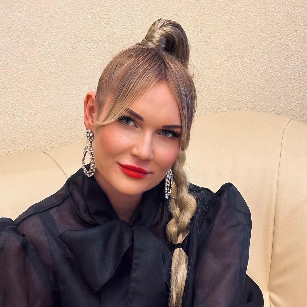 Стилист Юлия Гаврилова погибла во время прыжка с парашютом
