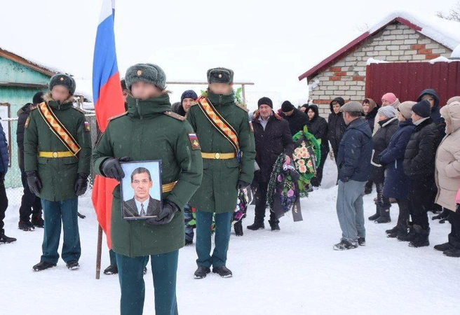 Похороны погибшего в СВО жителя Лысогорского района Андрея Коршекова | Источник: Сергей Фартуков / Telegram