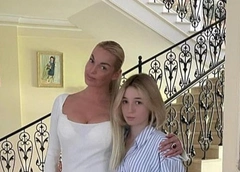 Анастасия Волочкова рассказала о редком визите дочери, проживающей с отцом