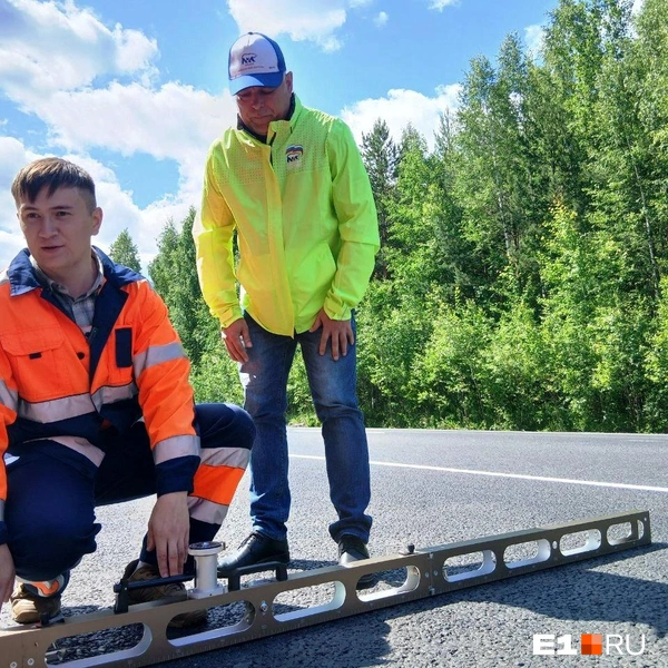Если дорога покроется колеями до истечения гарантийного срока, подрядчик будет переделывать ее за свой счет | Источник: Роман Марьяненко / E1.RU