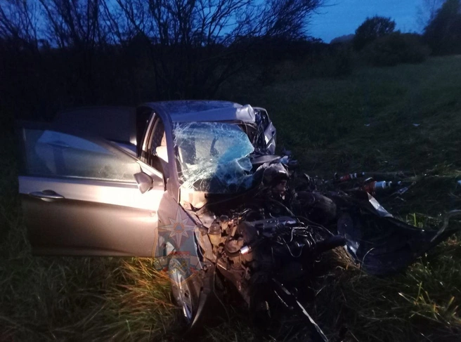 Жёсткое ДТП в Ленобласти: погибшего пришлось вырезать из машины | Источник: аварийно-спасательная служба Ленобласти