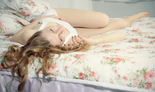 Как надо спать, чтобы утром не болела голова, объяснил невролог