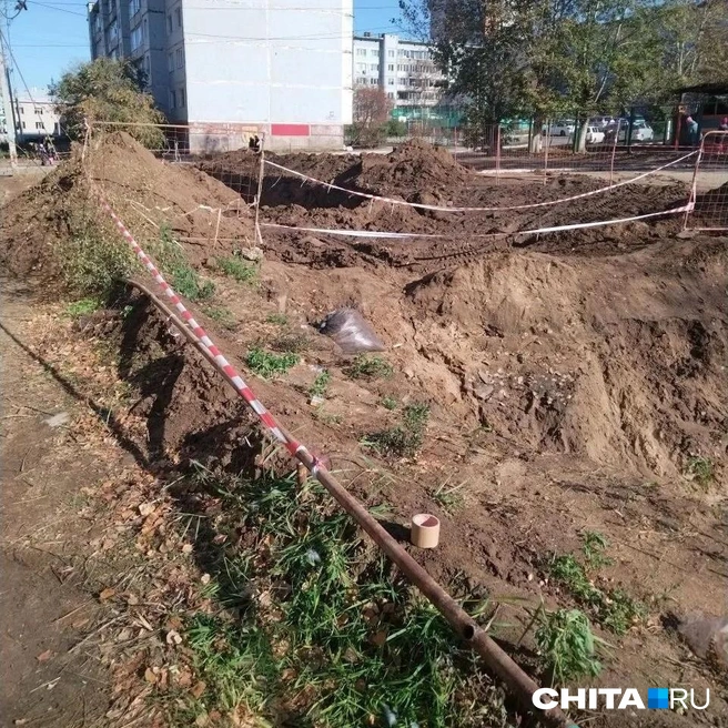 Дворы часто остаются разбитыми после работ | Источник: очевидец