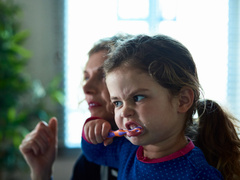Мифы о детских зубах, с которыми родителям пора распрощаться