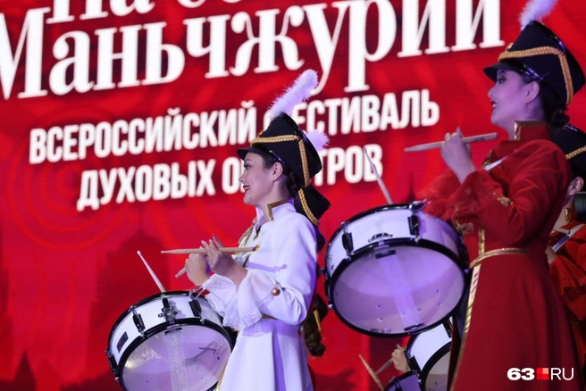 На сцене дамы | Источник: Роман Данилкин / 63.RU