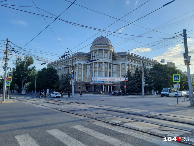 Происшествие случилось в спортзале СГУ имени Чернышевского | Источник: Сергей Гендин / 164.RU